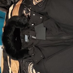 Moose knuckle bomber with a free gift